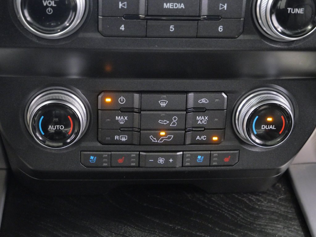 Used 2019 Ford F150 Platinum w/ Equipment Group 701A Luxury AWD/4WD image 24