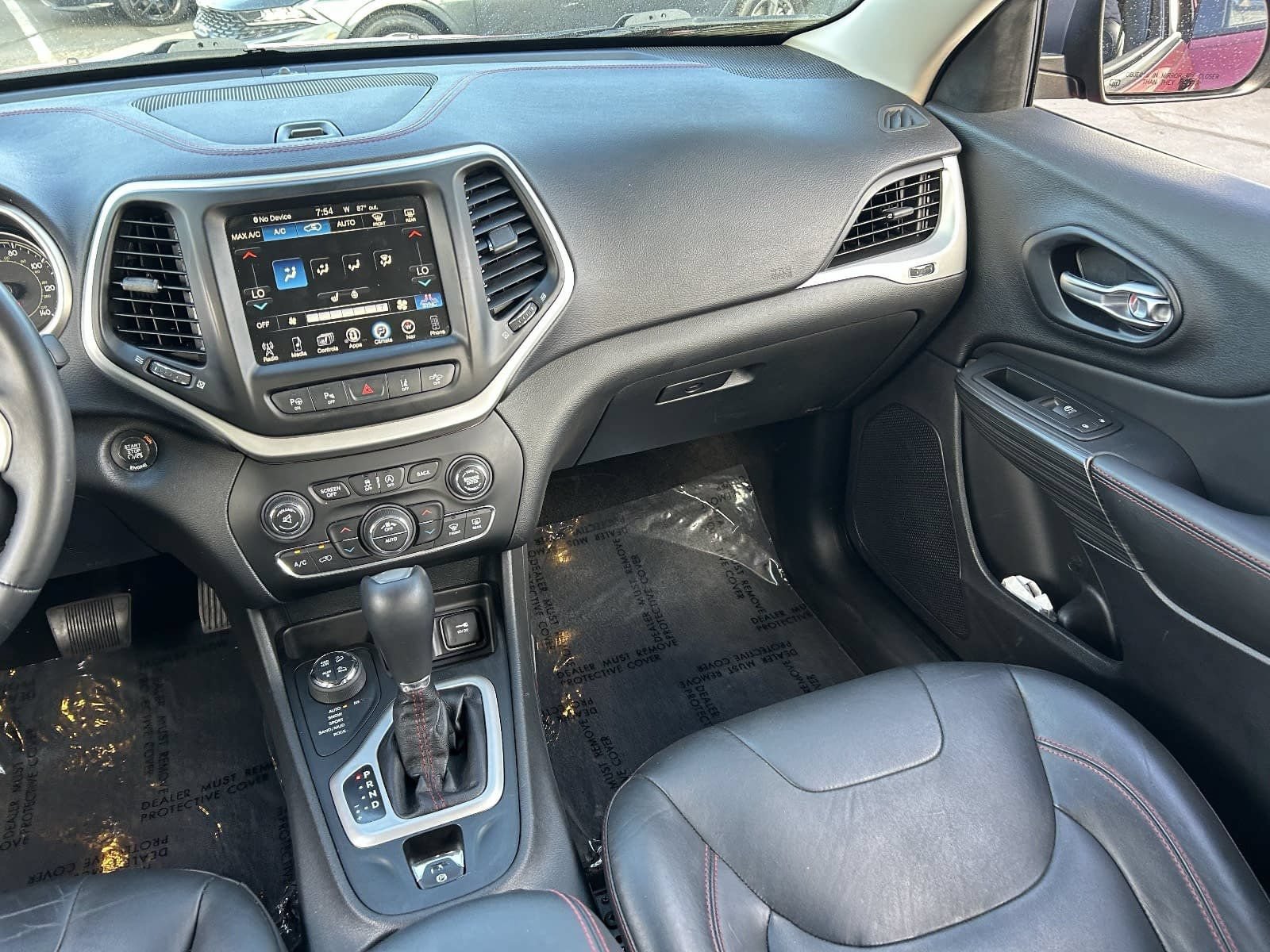 Used 2015 Jeep Cherokee Trailhawk w/ Comfort/Convenience Group AWD/4WD image 19