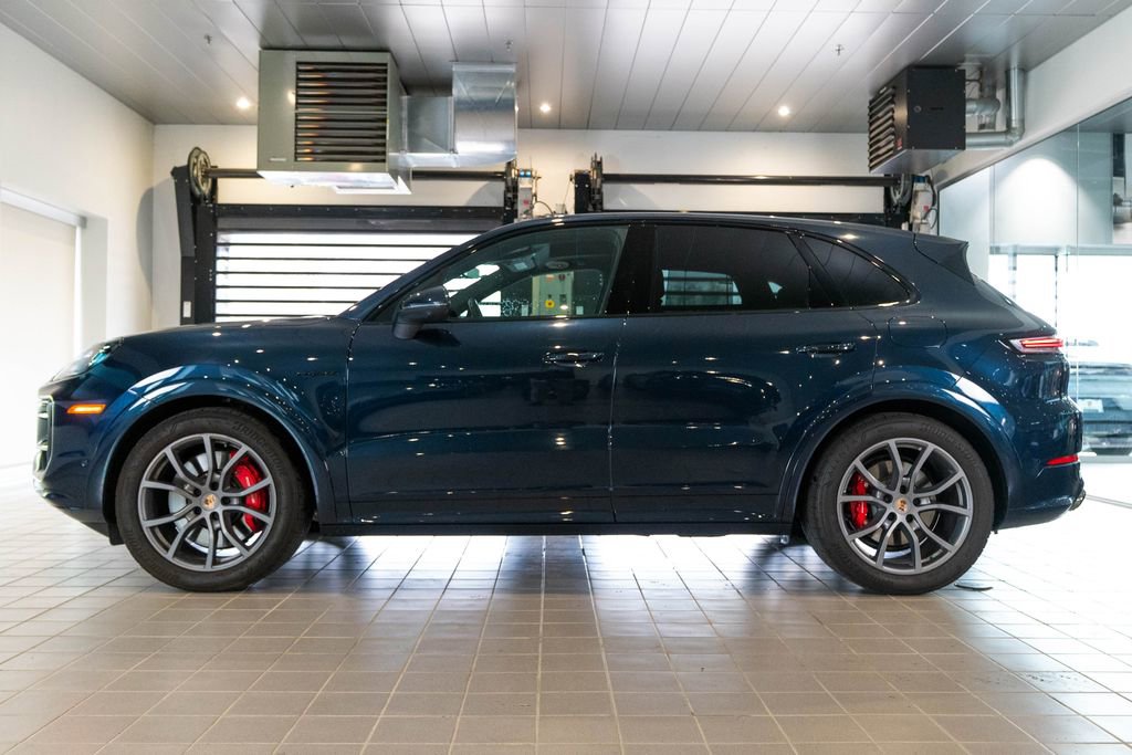 Certified 2025 Porsche Cayenne S image 2