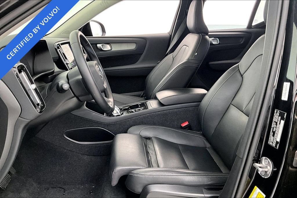 Used 2025 Volvo XC40 B5 Plus AWD/4WD image 26
