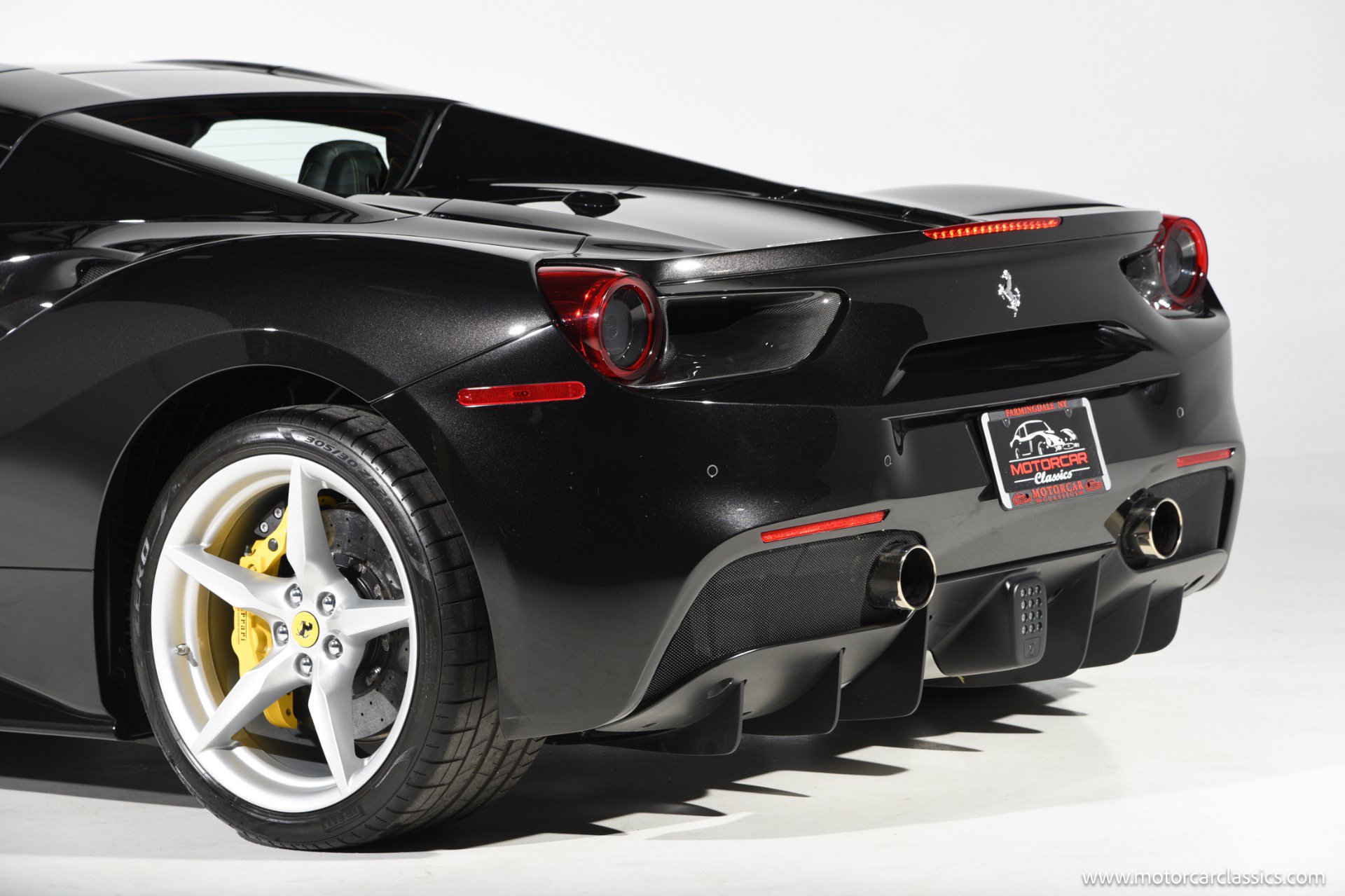 Used 2016 Ferrari 488 Spider RWD image 16