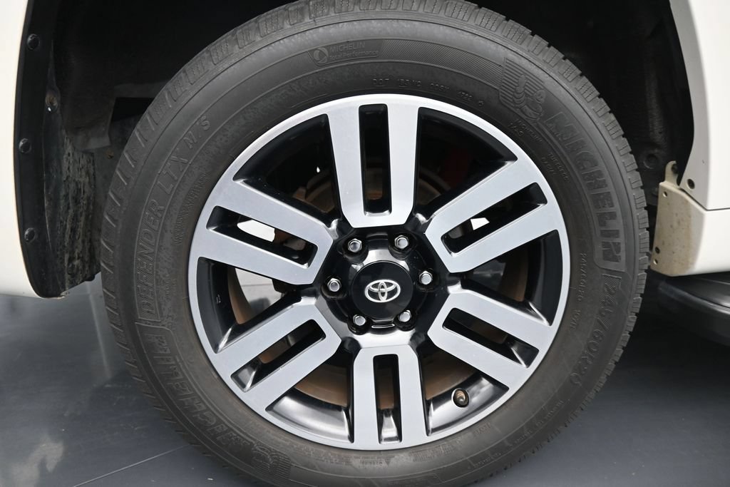 Used 2017 Toyota 4Runner Limited AWD/4WD image 10