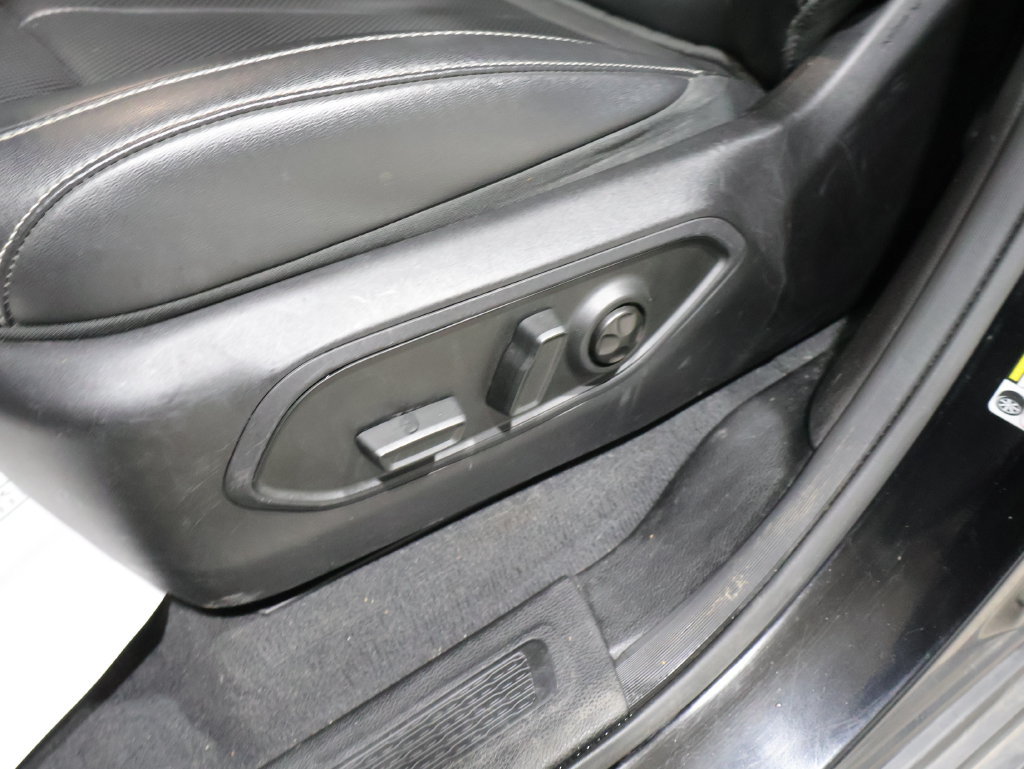 Used 2023 Jeep Grand Cherokee Limited w/ Luxury Tech Group II AWD/4WD image 12