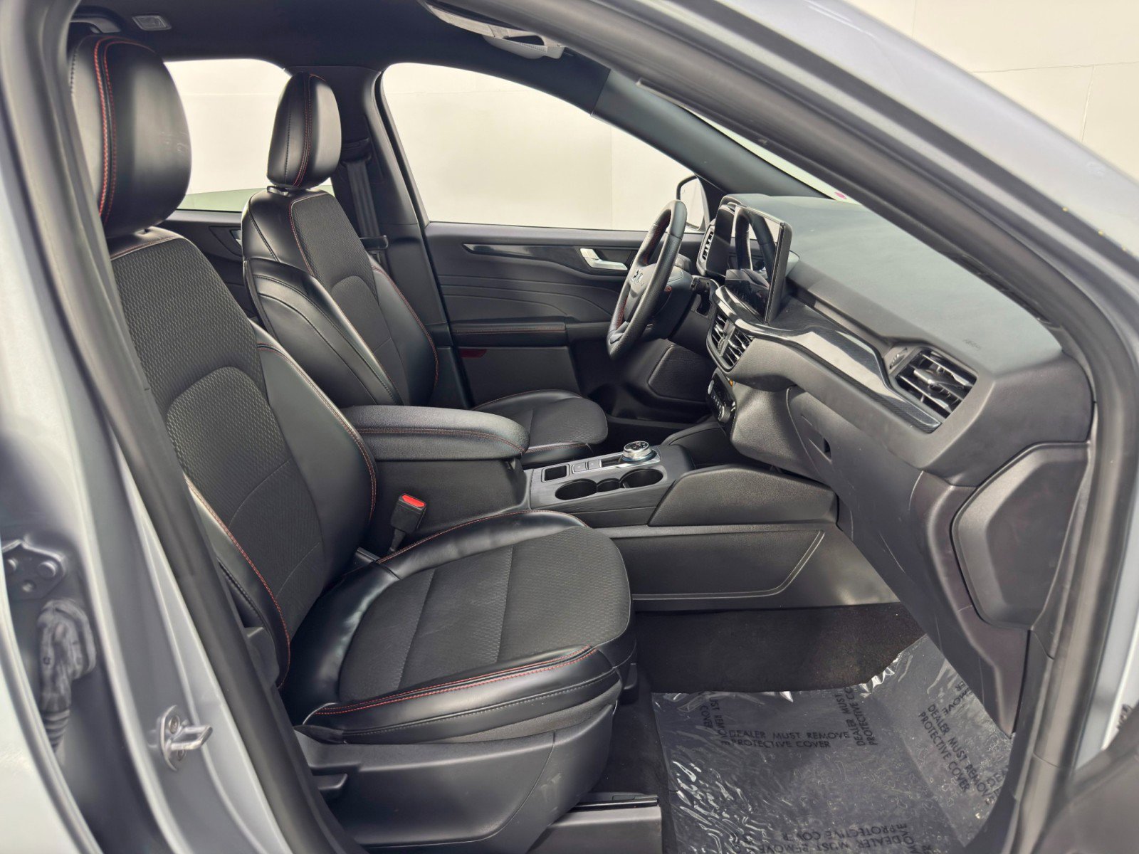 Used 2024 Ford Escape ST-Line w/ Tech Pack #1 AWD/4WD image 14
