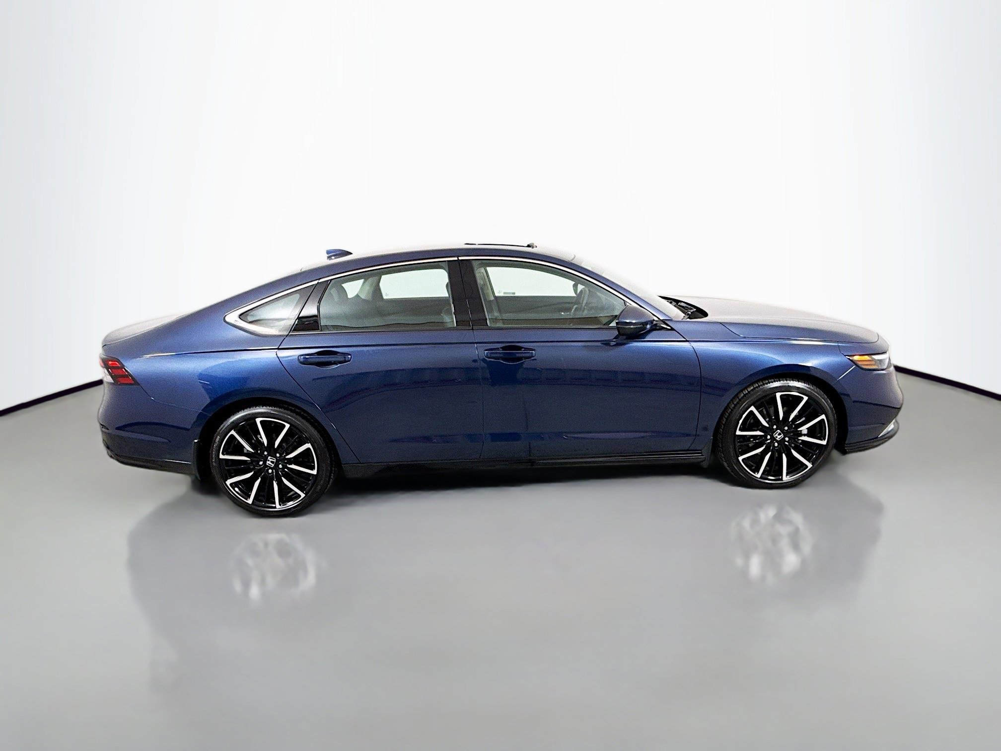 Used 2025 Honda Accord Touring image 8