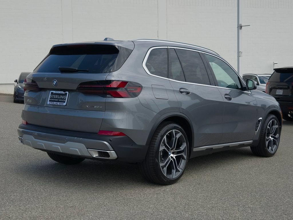New 2026 BMW X5 xDrive50e w/ Parking Assistance Package AWD/4WD image 17