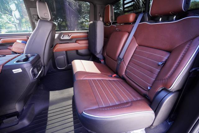Used 2024 GMC Sierra 3500 Denali Ultimate AWD/4WD image 28