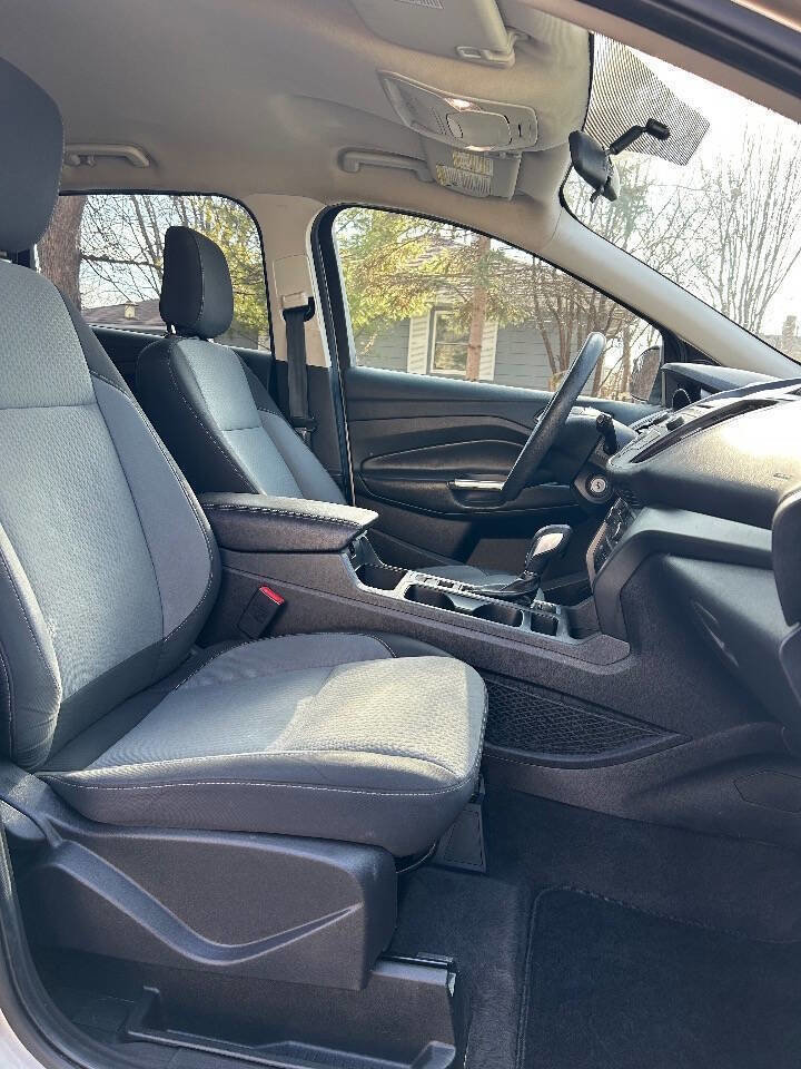 Used 2018 Ford Escape SE image 12