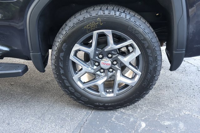 New 2026 GMC Sierra 1500 SLT w/ SLT Premium Package image 8