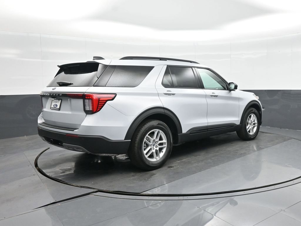 New 2026 Ford Explorer Active w/ Active Comfort Package image 7