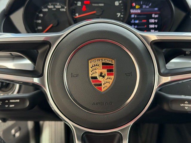 Used 2024 Porsche 718 Cayman image 35