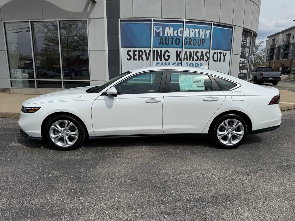 Used 2025 Honda Accord LX image 2