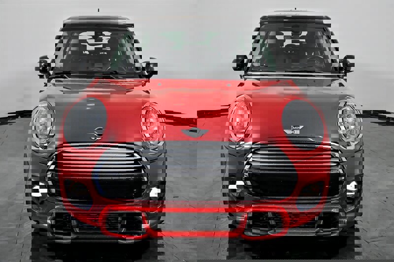 Used 2015 MINI Cooper 4-Door Hardtop image 4