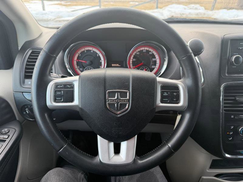 Used 2015 Dodge Grand Caravan SE w/ Quick Order Package 29E SE image 2