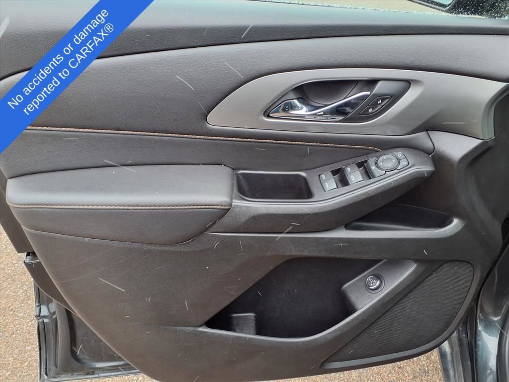 Used 2020 Chevrolet Traverse LT w/ Driver Confidence II Package image 15