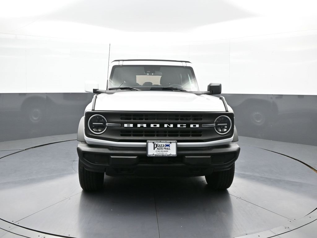 Used 2021 Ford Bronco Base image 2
