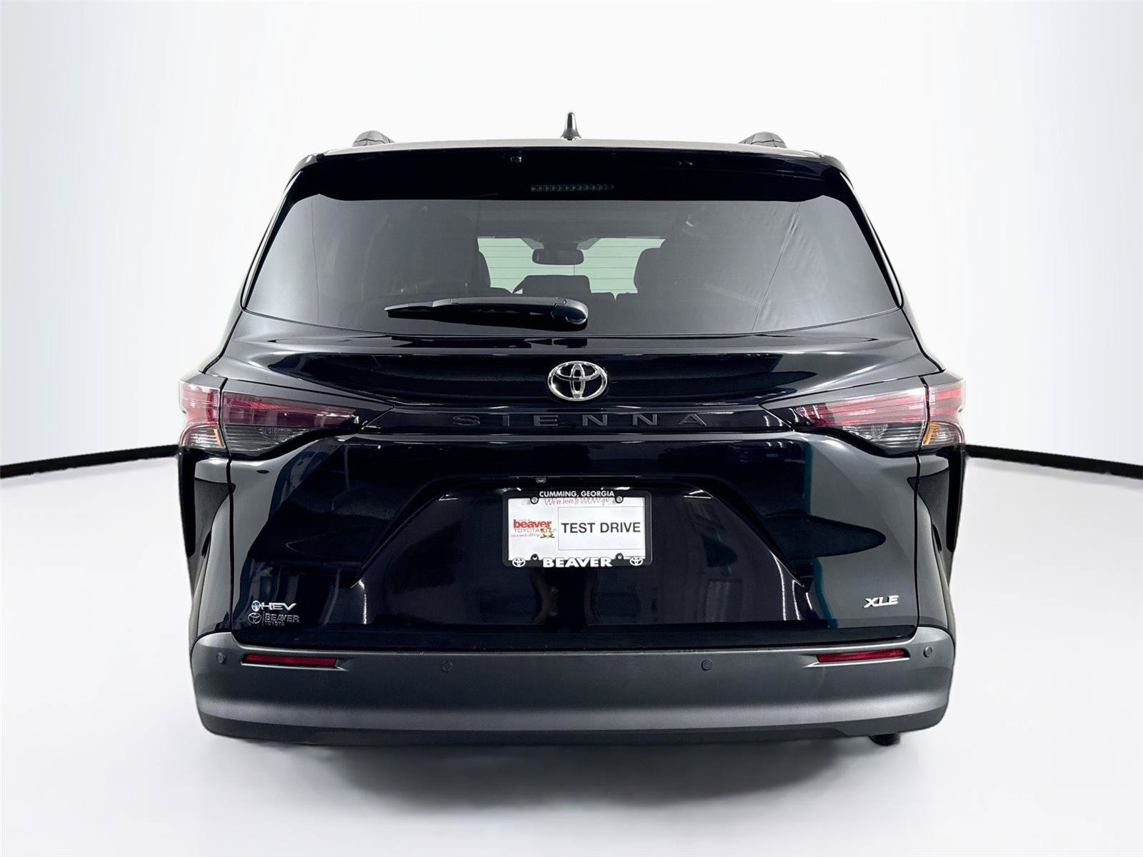 Certified 2026 Toyota Sienna XLE FWD image 12