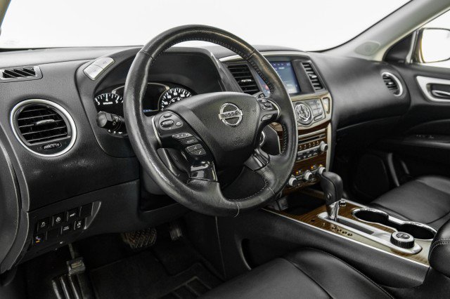 Used 2020 Nissan Pathfinder Platinum AWD/4WD image 11