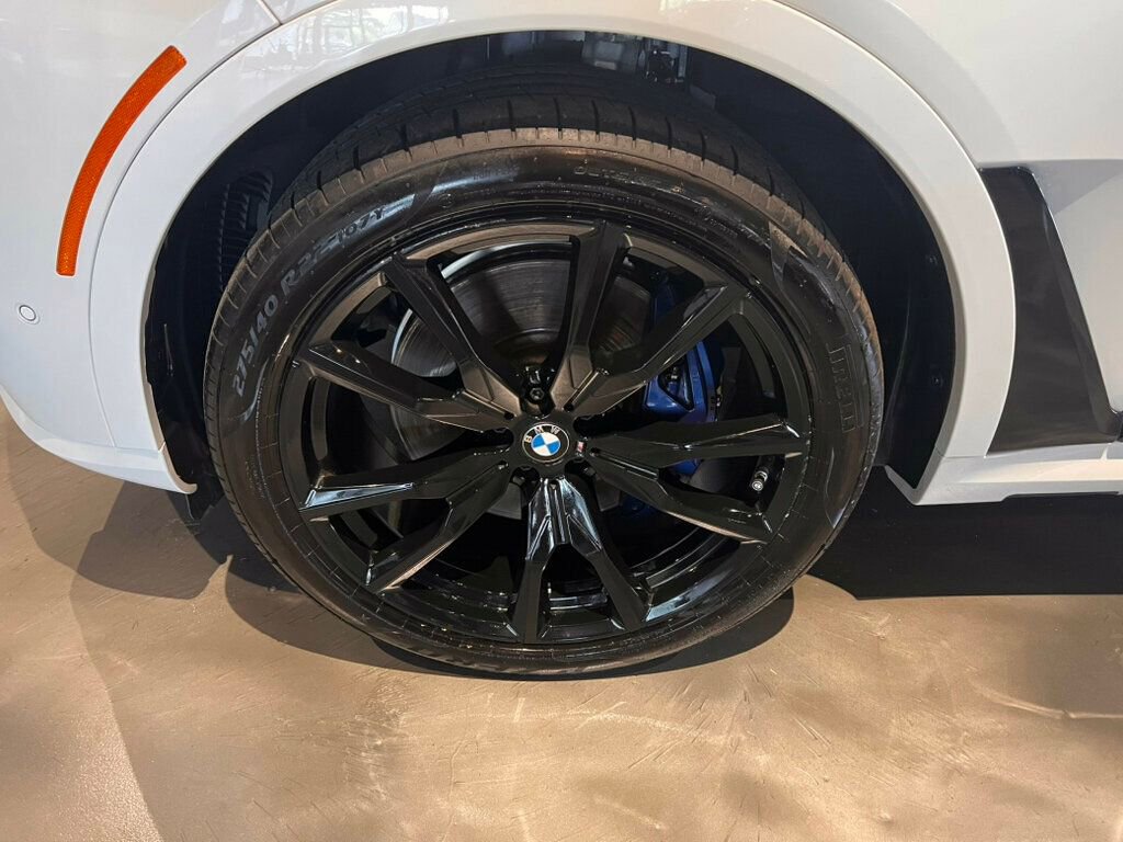 Used 2023 BMW X7 xDrive40i w/ M Sport Package AWD/4WD image 10