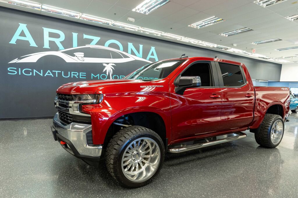 Used 2021 Chevrolet Silverado 1500 LT image 1