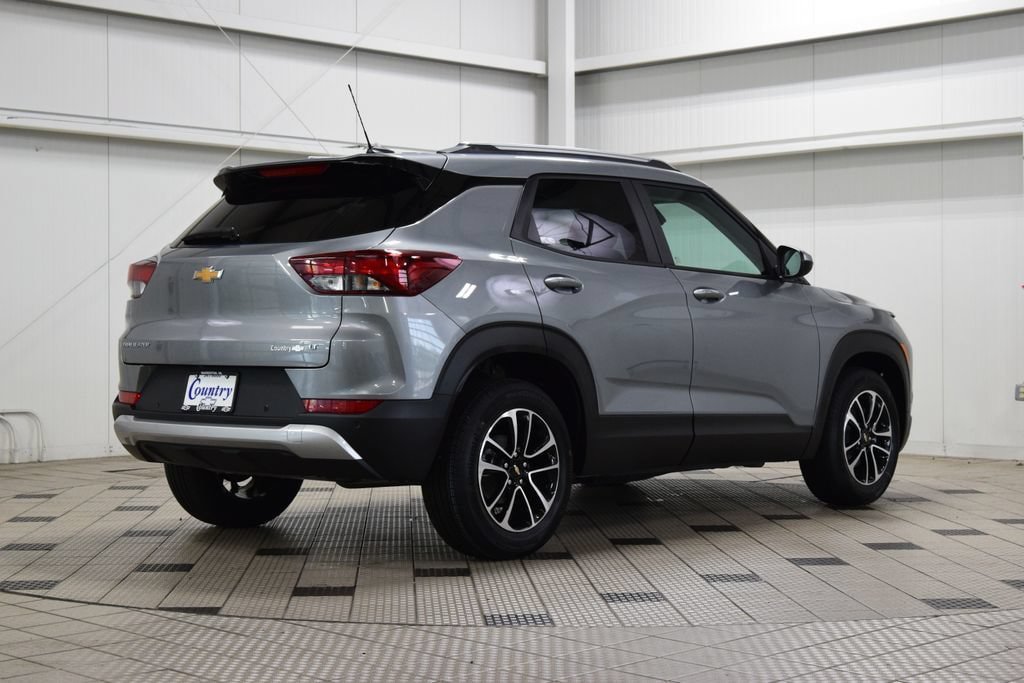 New 2026 Chevrolet TrailBlazer LT w/ Convenience Package FWD image 8