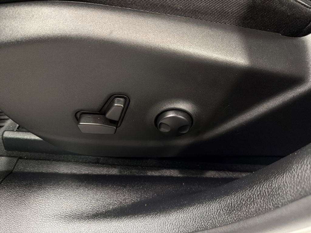 Used 2022 Jeep Cherokee Limited w/ Elite Package image 17