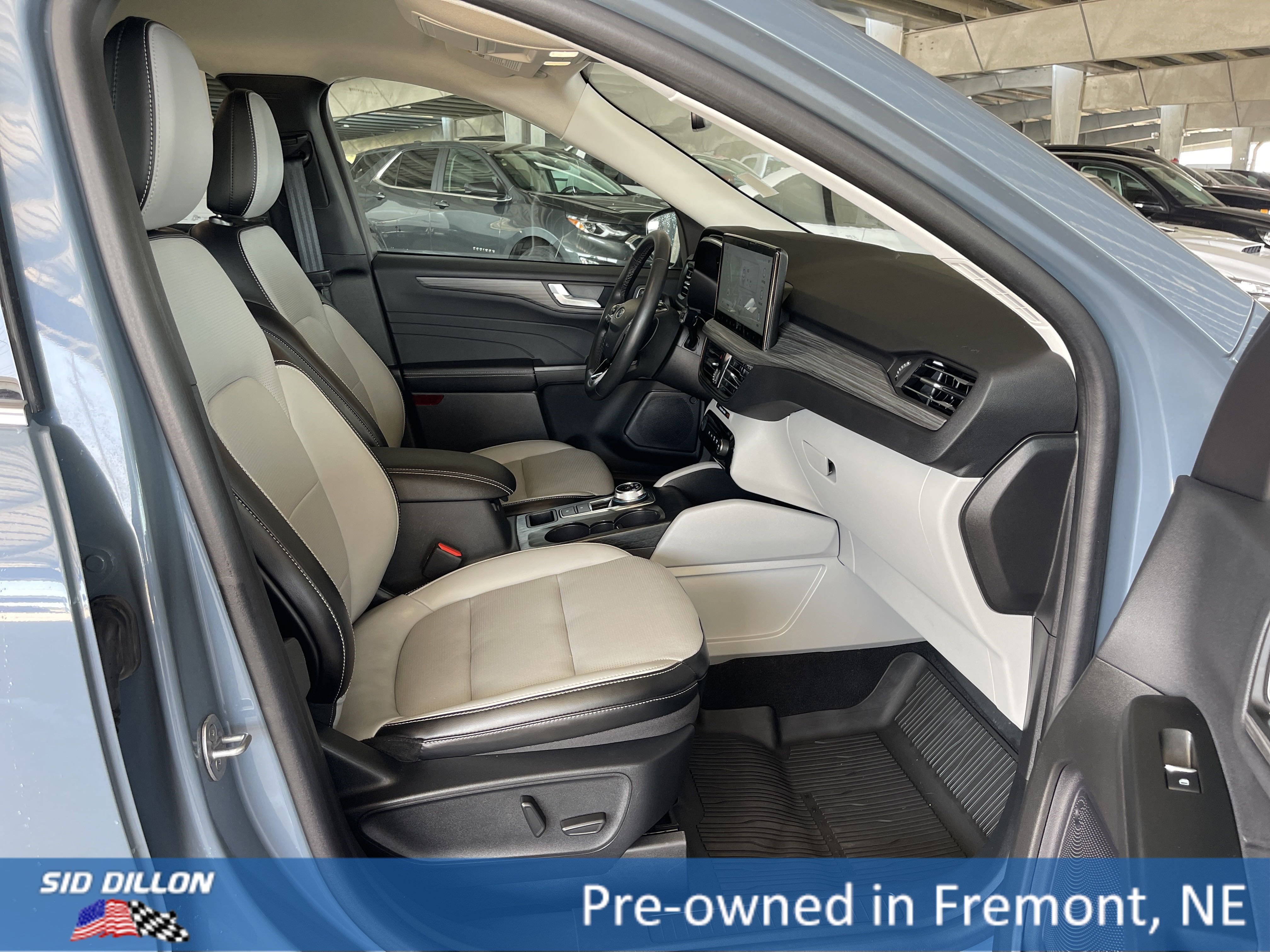 Used 2024 Ford Escape Platinum image 9