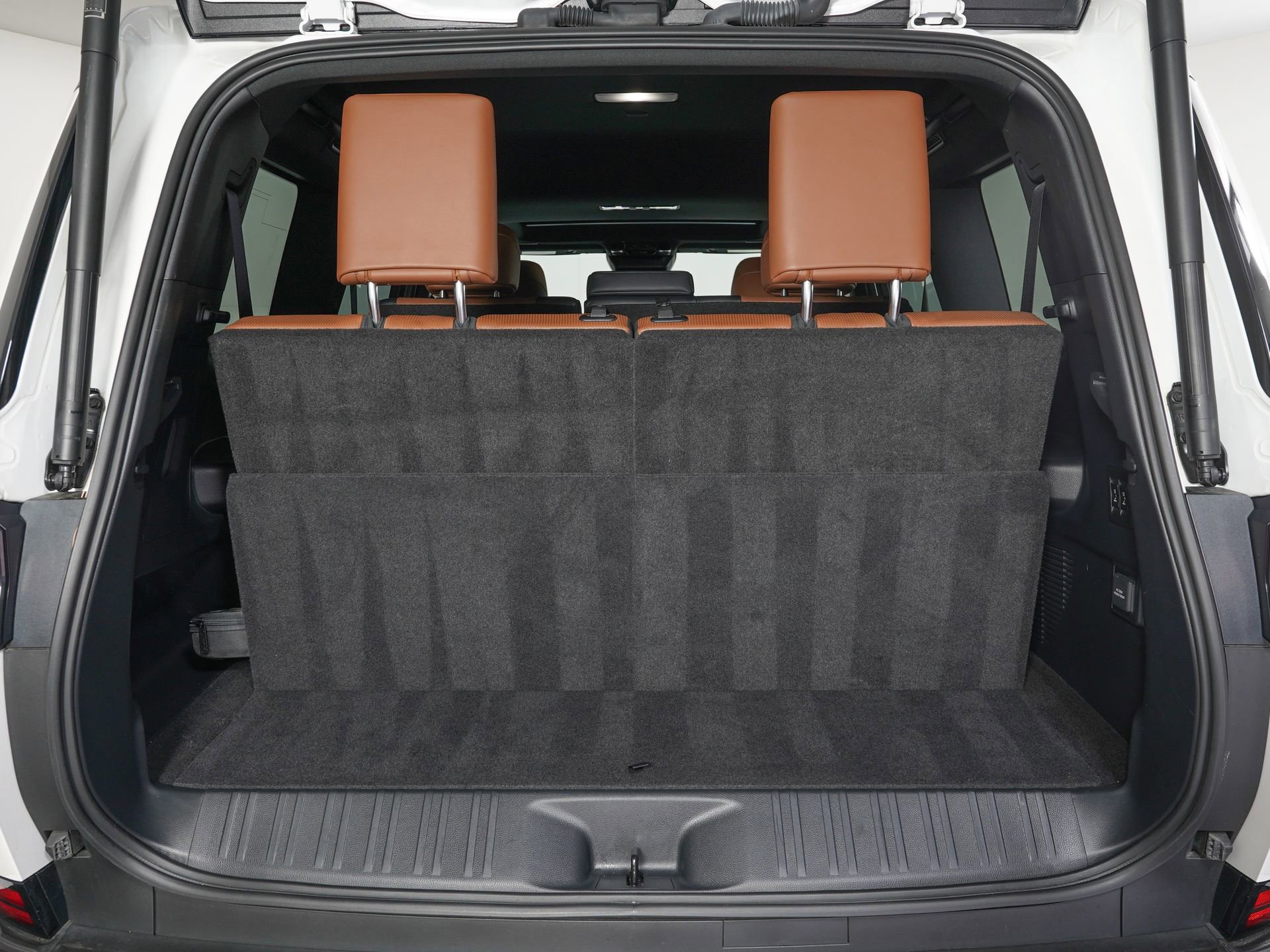 Used 2024 Lexus GX 550 w/ Cold Area Package image 12