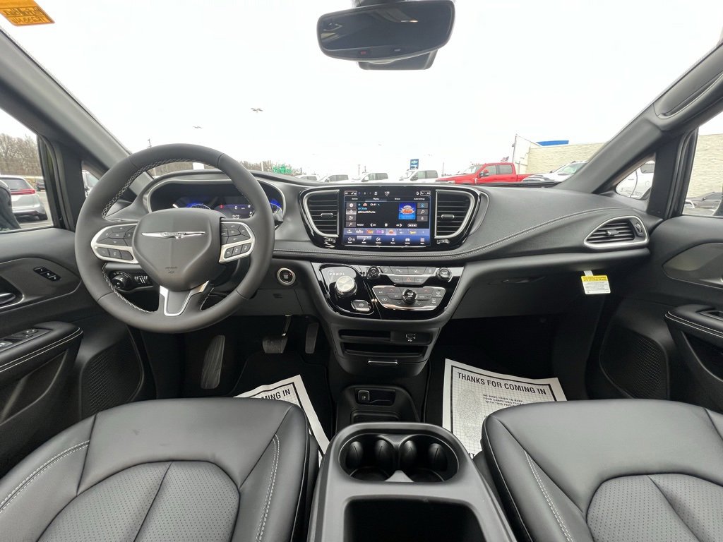 New 2026 Chrysler Pacifica Select image 11