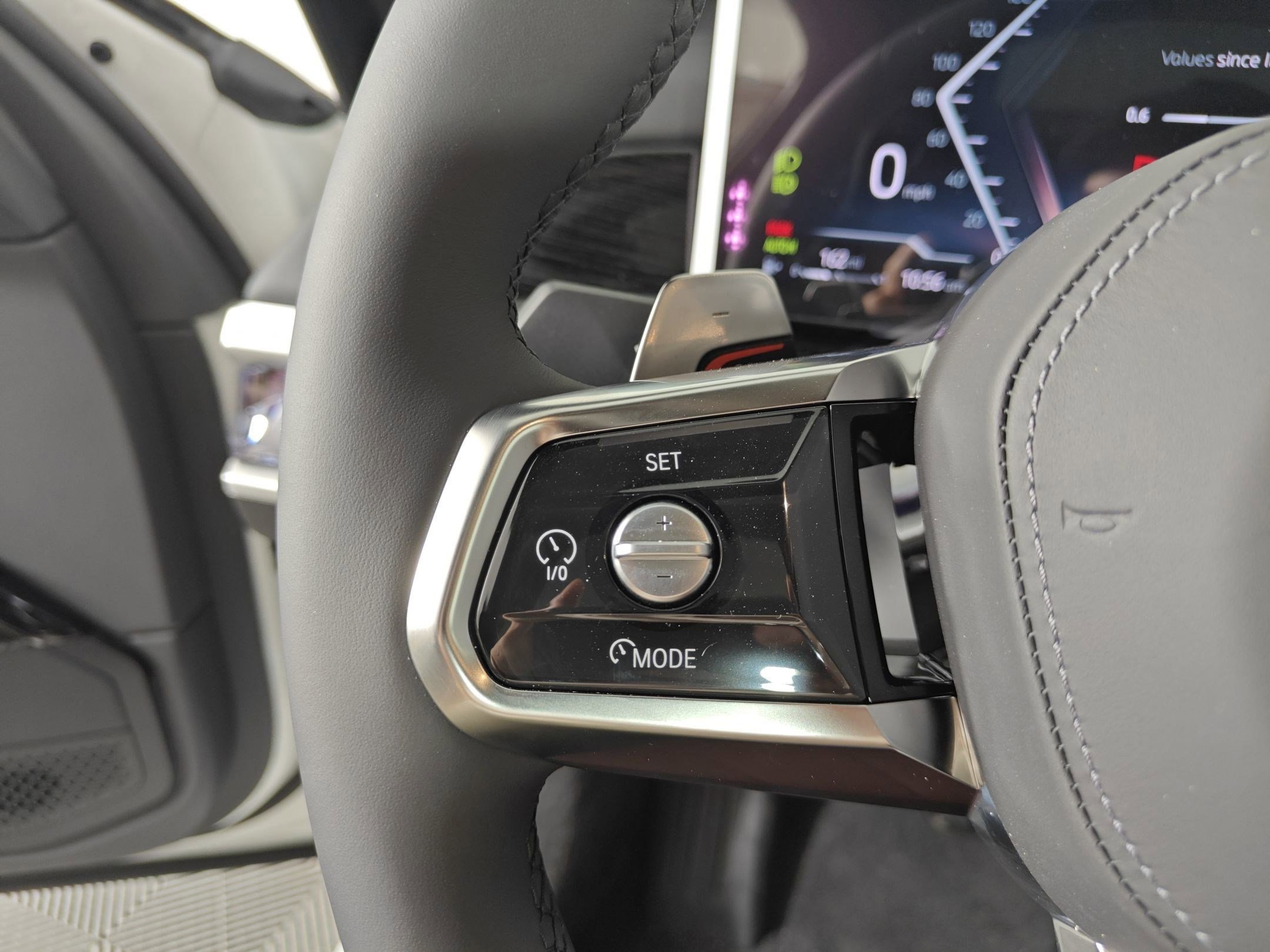 Used 2025 BMW 740i w/ Executive Package image 16