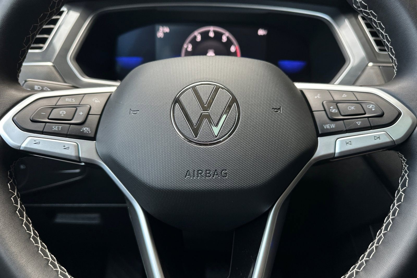Certified 2023 Volkswagen Tiguan SE w/ Panoramic Sunroof Package FWD image 23