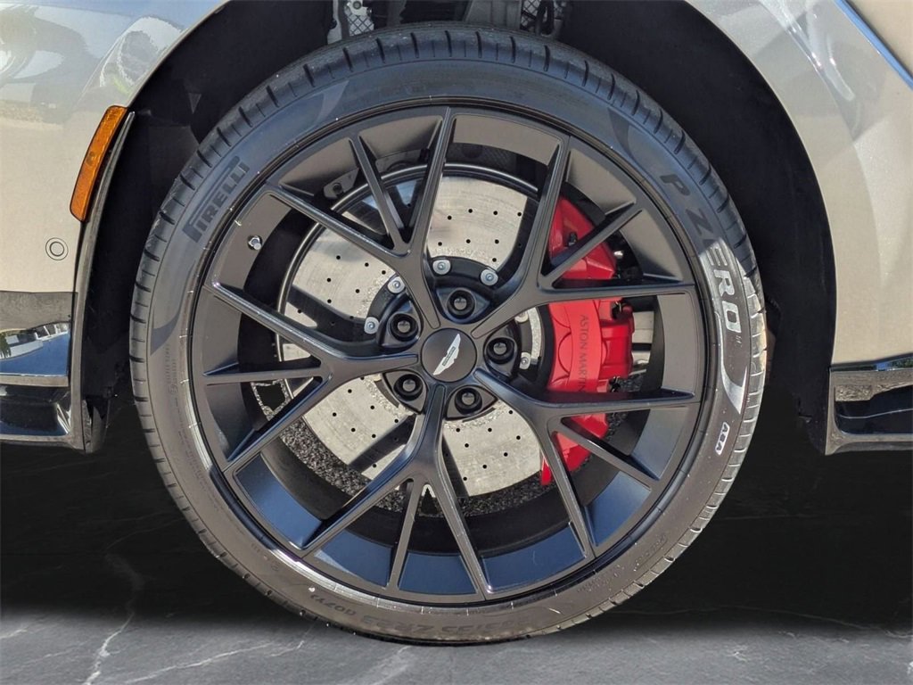 New 2025 Aston Martin DBX 707 image 34