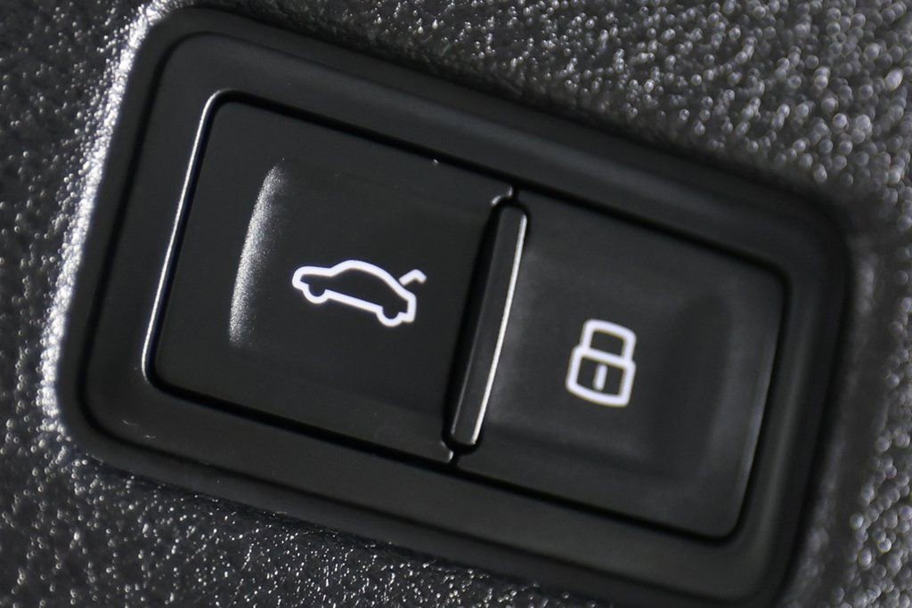 Used 2024 Audi SQ8 Prestige AWD/4WD image 13