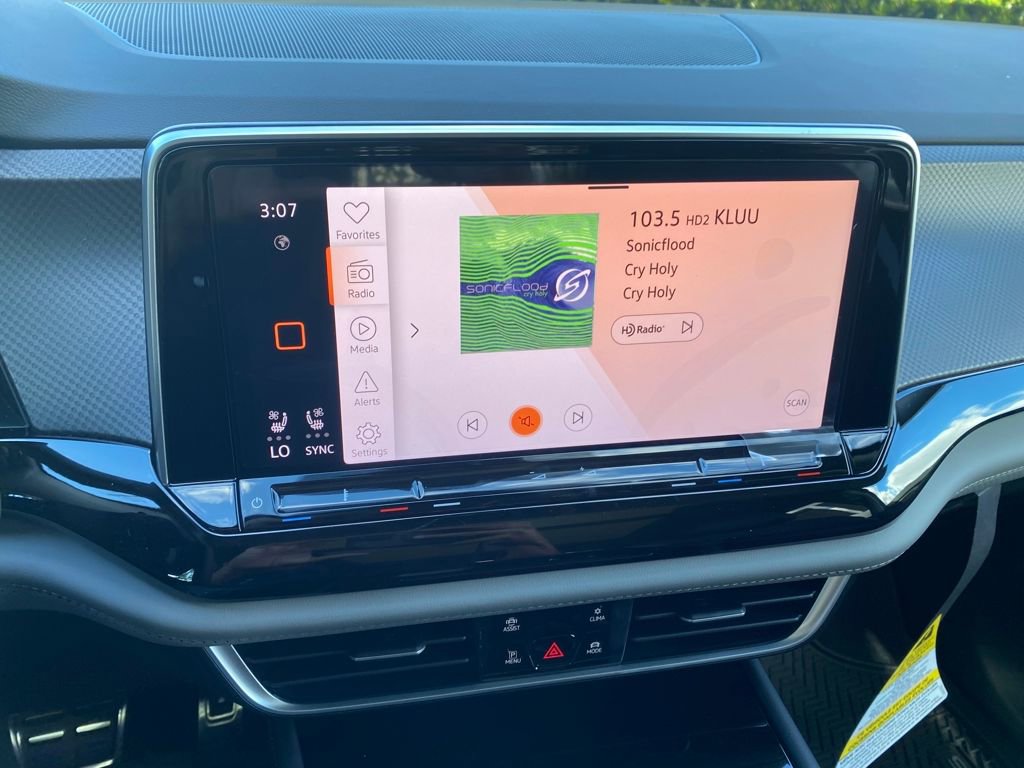 New 2025 Volkswagen Atlas Peak Edition SE image 34