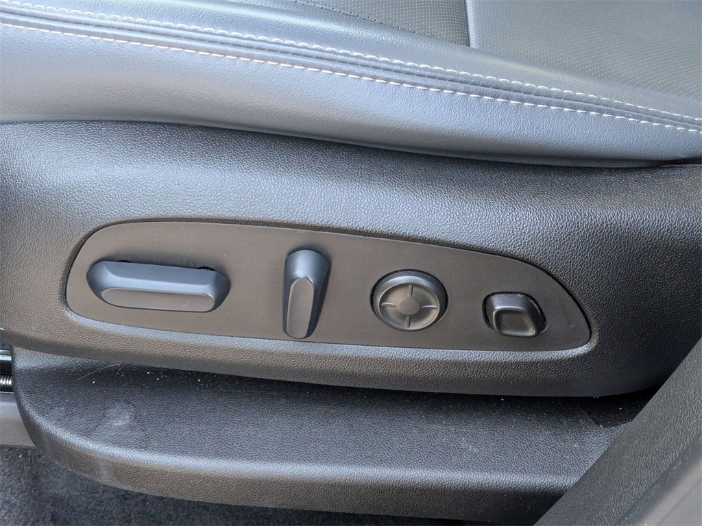 Used 2024 Buick Enclave Premium image 16