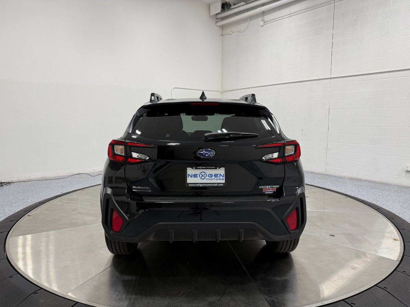 Used 2025 Subaru Crosstrek 2.0i Premium w/ Crosstrek Mirror Package image 6