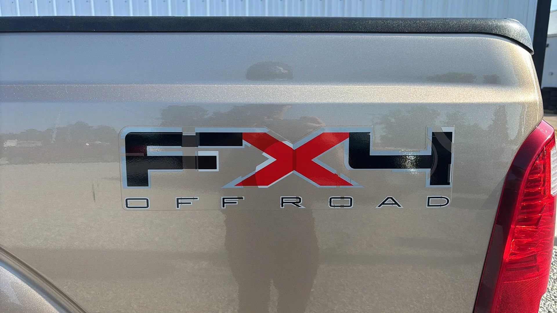 Used 2011 Ford F250 Lariat w/ Lariat Interior Pkg AWD/4WD image 3