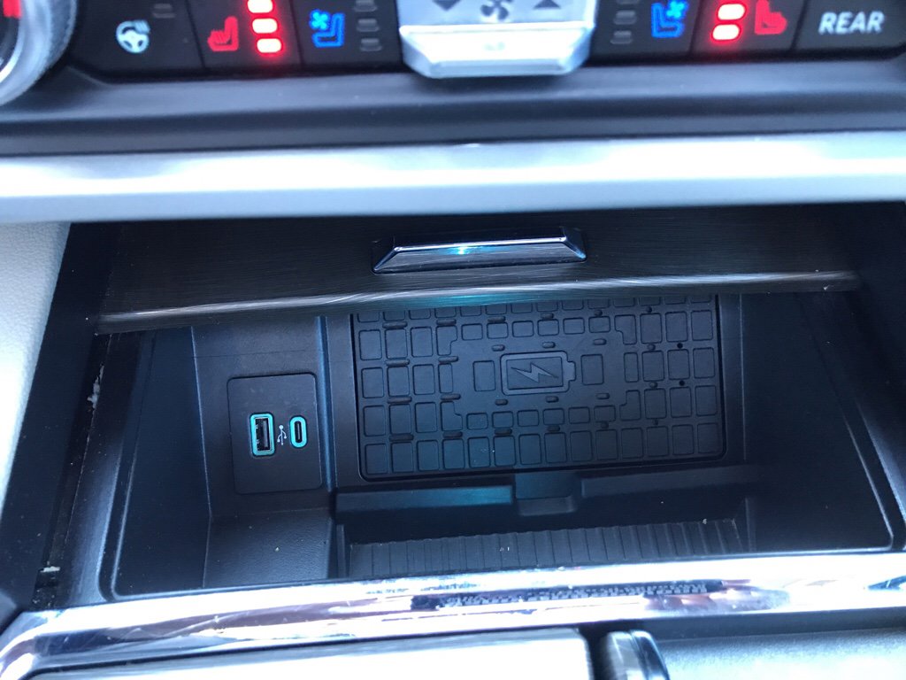 Used 2023 Ford Expedition Limited image 48