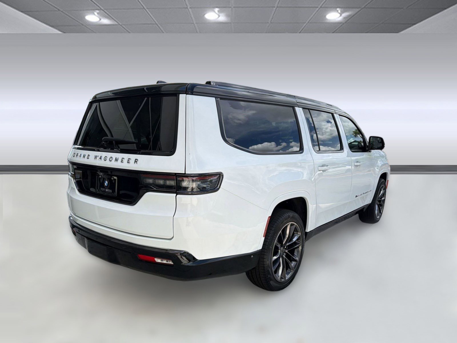 Used 2024 Jeep Grand Wagoneer L Series II w/ Quick Order Packagew 28T image 9