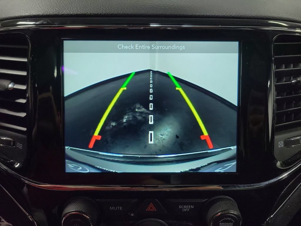 Used 2019 Jeep Grand Cherokee Limited AWD/4WD image 23