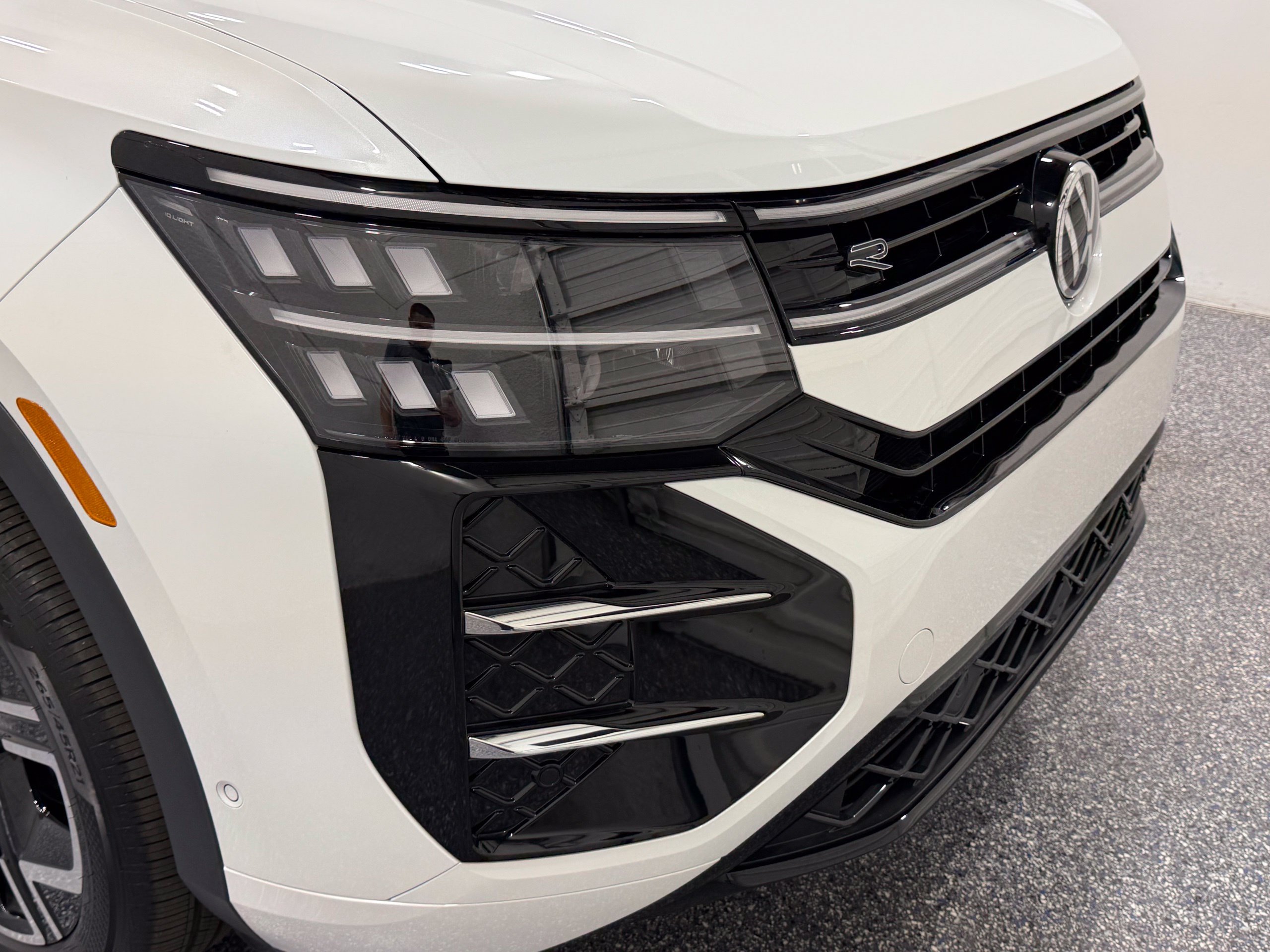 New 2027 Volkswagen Atlas SEL Premium R-Line AWD/4WD image 22