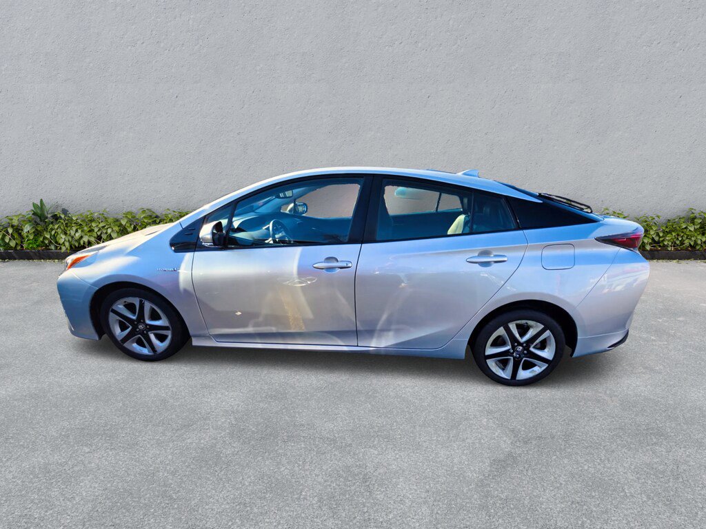 Used 2016 Toyota Prius Four Touring w/ Four Season Floor Mat Package image 9