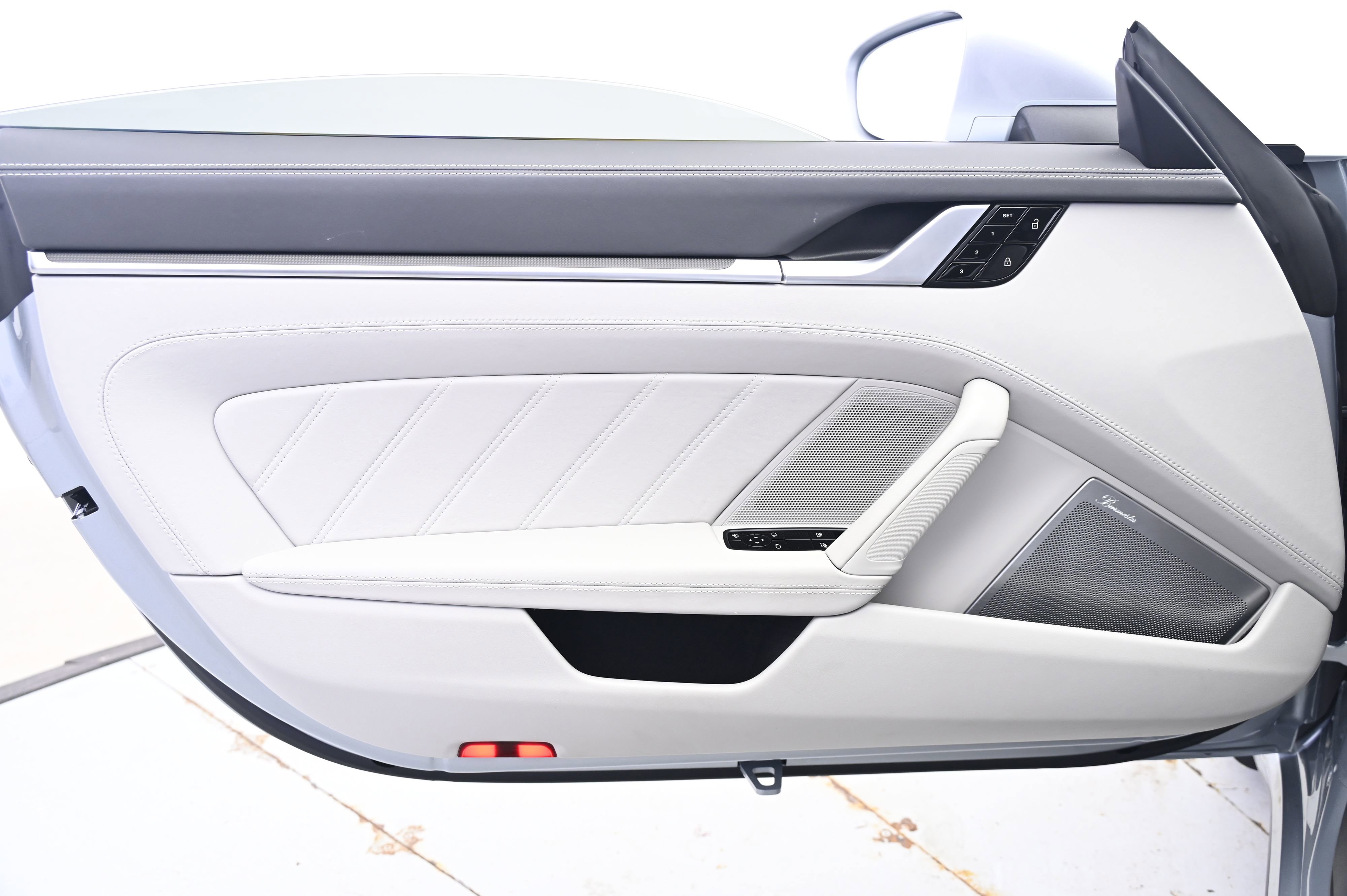 Used 2021 Porsche 911 Turbo image 22