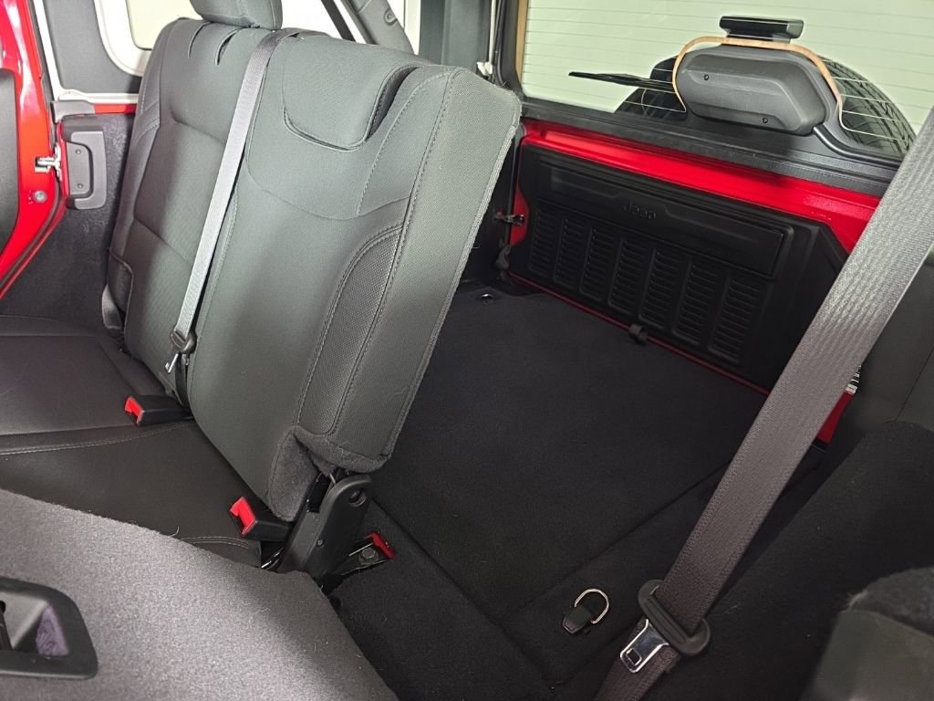 Used 2022 Jeep Wrangler Unlimited Sport AWD/4WD image 33