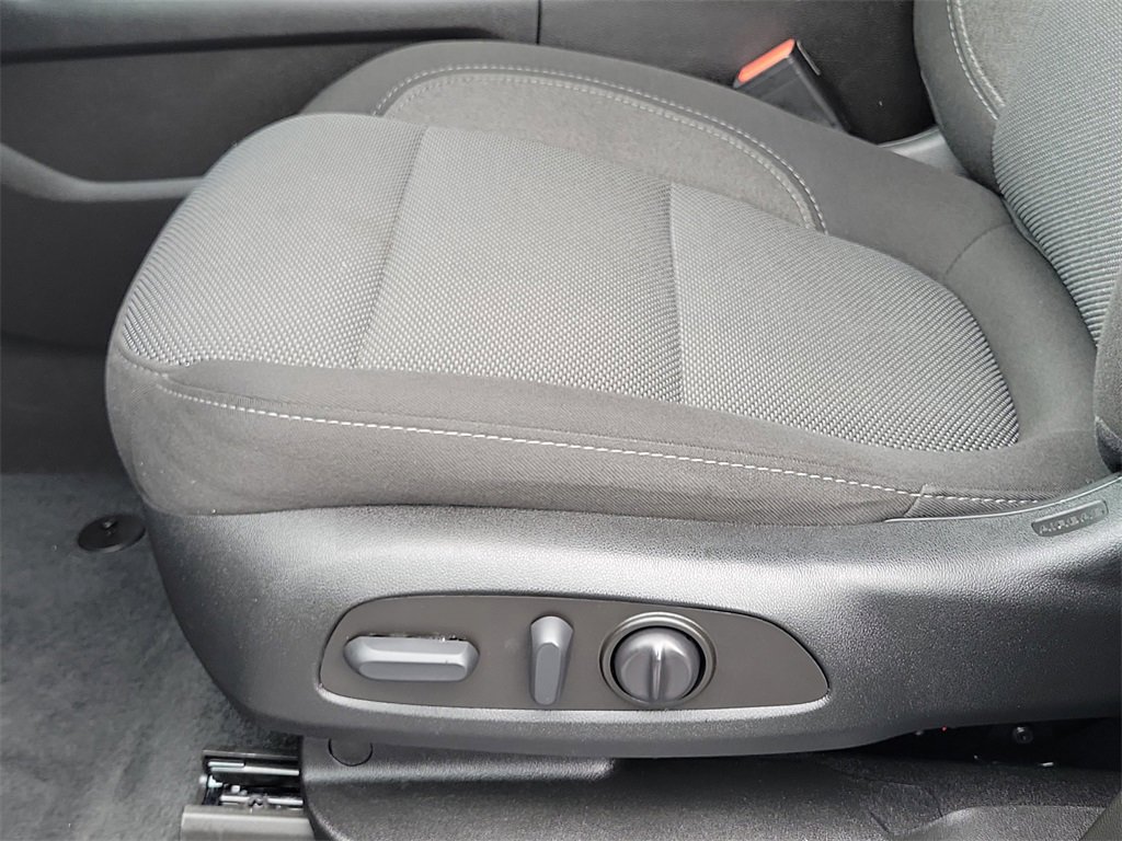 Certified 2023 Chevrolet Traverse LT image 13