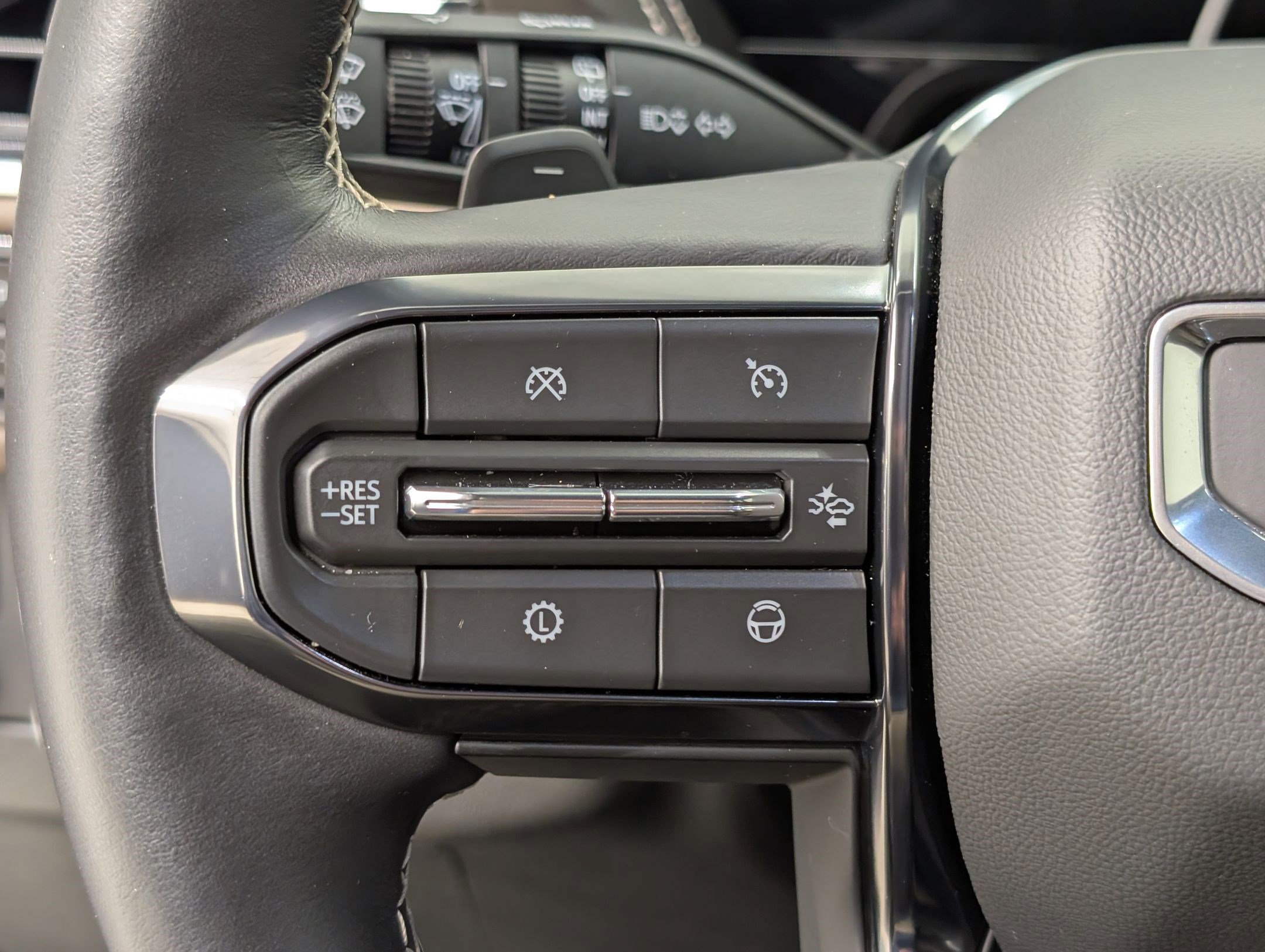 Used 2025 GMC Yukon XL Denali Ultimate image 18