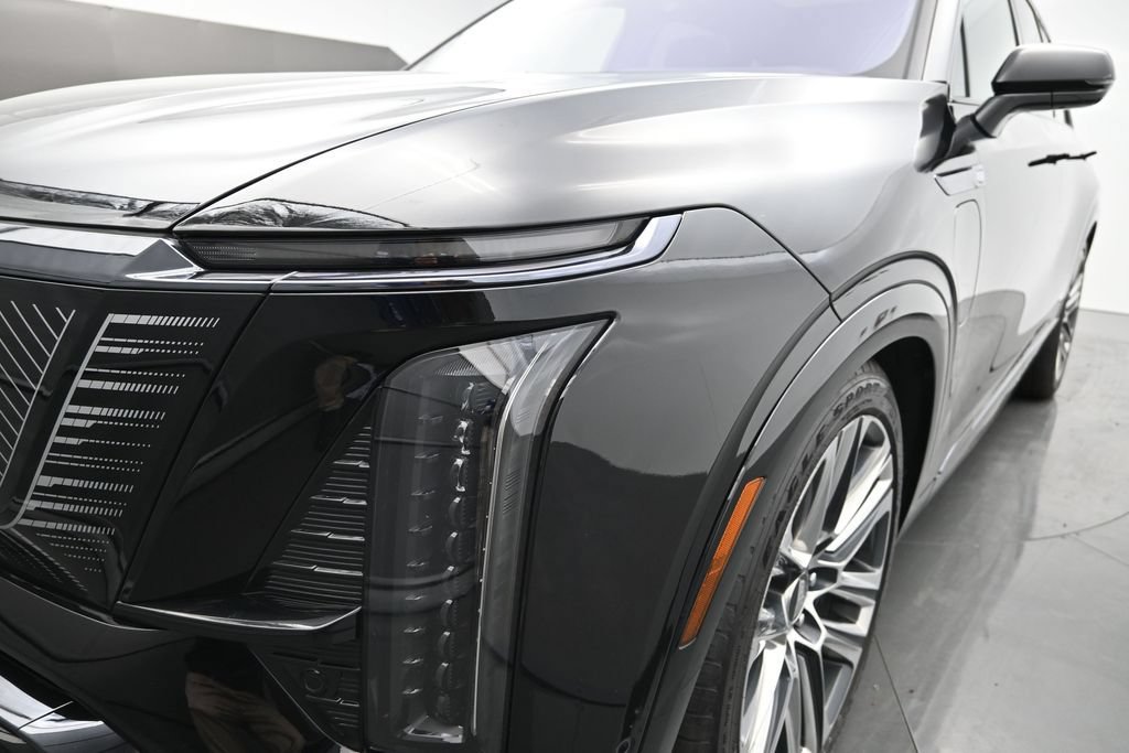 Certified 2026 Cadillac Vistiq Platinum w/ LPO, Floor Liner Package AWD/4WD image 35