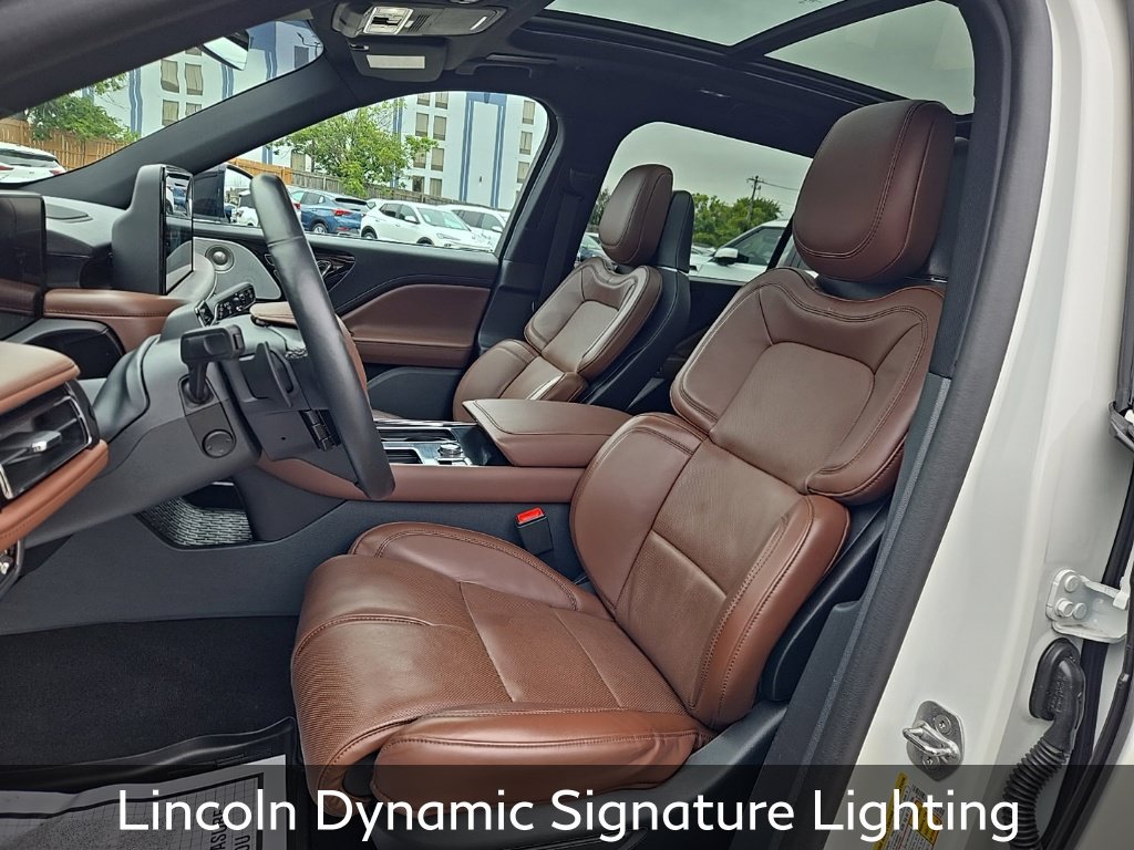 Used 2025 Lincoln Aviator Reserve w/ Equipment Group 201A AWD/4WD image 10