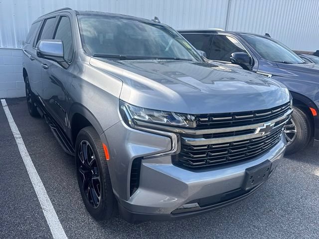 Used 2022 Chevrolet Suburban RST w/ Sport Performance Package AWD/4WD image 6