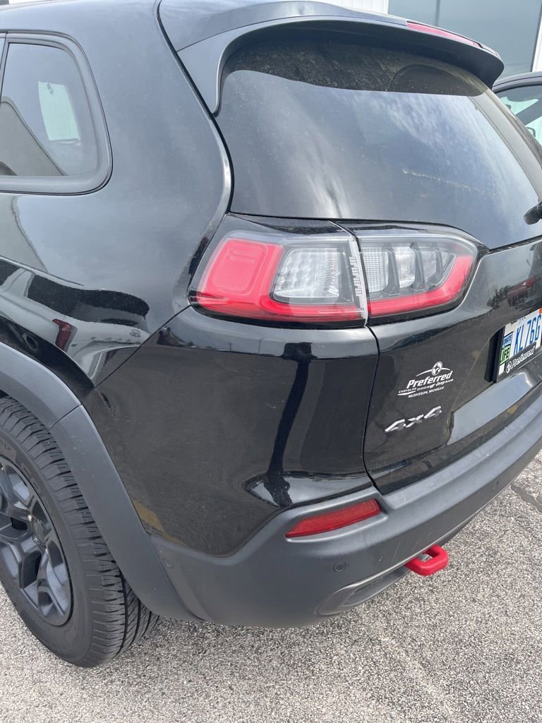 Used 2020 Jeep Cherokee Trailhawk w/ Technology Group AWD/4WD image 7